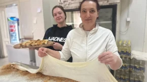 Kad se ona peče, miriše čitava kuća: Dejana i Mira čuvaju tradiciju i otkrivaju tajnu - ovako se pravi najlepša pita od jabuka