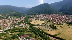 Noćenje od 15 evra, mineralni bazeni i gejzir