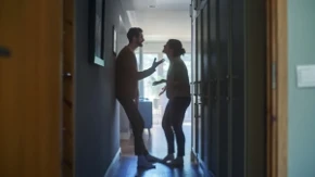 Tera mir i sreću iz doma: Odmah ovo sklonite sa ulaznih vrata, privlači zlo kao magnet!