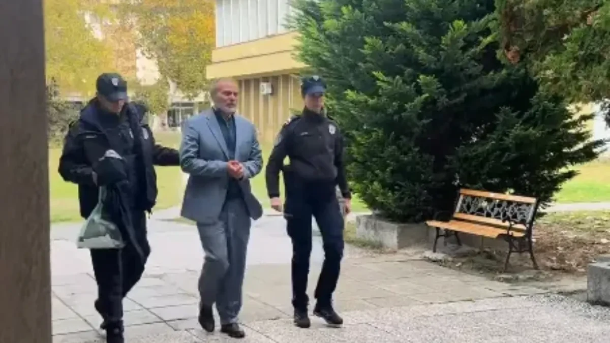 Direktoru Jovine gimnazije zabranjen ulaz u školu i prilazak profesorima 