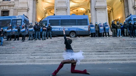 Sukobi u Rimu, studenti pokušali da probiju policijske barijere i provale u vladine zgrade, 8 uhapšenih