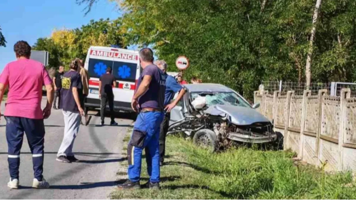 Teška saobraćajka kod Požarevca: Auto uništen, Hitna pomoć na terenu