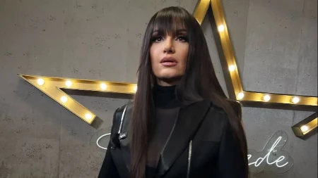 "Toliko sam ponižena kao žena!" Naša pevačica zatekla verenika u krevetu sa muškarcem