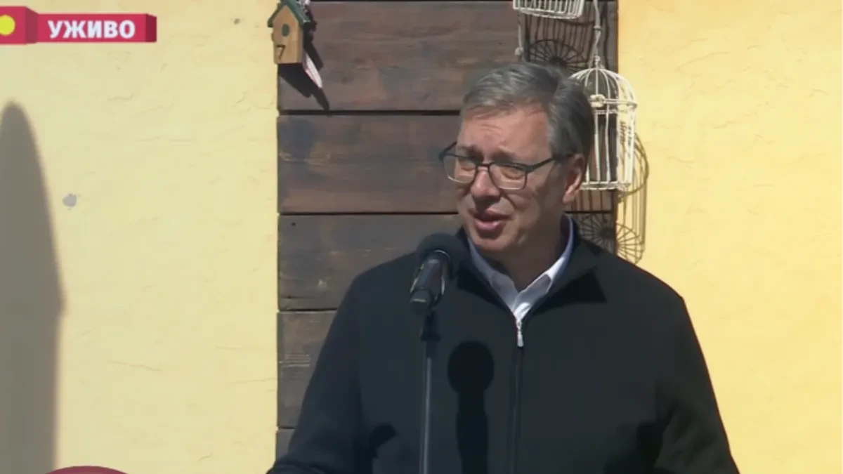 Vučić sa narodom, obraća se u Sremskim Karlovcima: "Zašto mislite da je Nenad Čanak podržao blokadersku "Studentsku listu"?