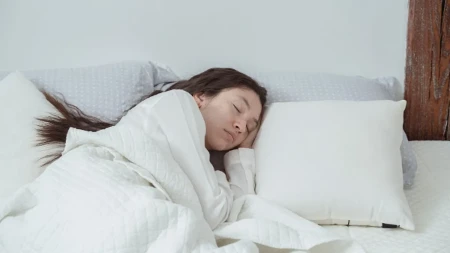 Sanjate roditelje koji više nisu među živima? Ovaj san krije poruku koju ne treba ignorisati