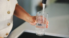 Voda jedva stiže do viših spratova: Kada popravku plaća vlasnik, a kada cela zgrada?