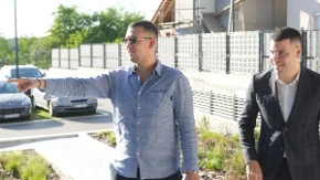 Umrla bivša devojka našeg pevača! Odjednom se srušila na njegovom nastupu
