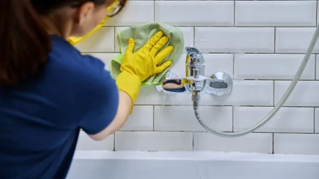 Crne su vam fuge u kupatilu? Namažite ovu smesu i gledajte kako prljavština nestaje