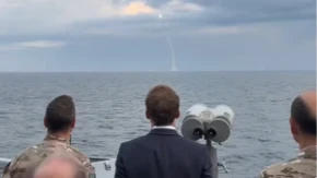 Francuzi lansirali novu nuklearnu raketu! Makron gledao iz prvog reda (VIDEO)