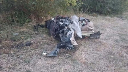 Uznemirujuće fotografije! Automobil potpuno uništen: Marko (25) poginuo vraćajući se sa svadbe, drugu se bore za život