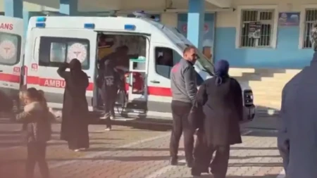 Horor u Turskoj: Tinejdžerka izbola osam učenica u školskom dvorištu, jedna kritično (FOTO/VIDEO)