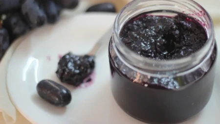 RECEPT ZA DŽEM OD CRNOG GROŽĐA: Daće poseban ukus palačinkama i kolačima