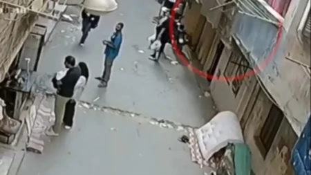 Snimak ledi krv u žilama: Dete palo sa balkona, a onda je muškarac uradio nešto neverovatno!