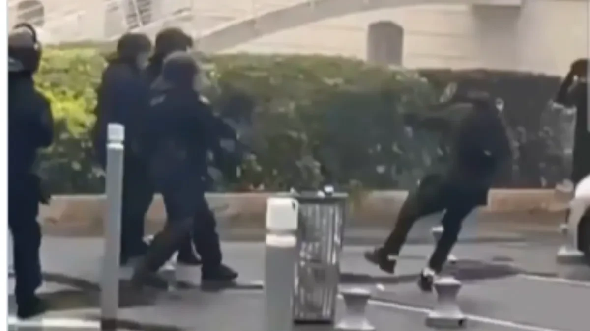 Evo šta radi demokratska zapadna policija! Policajac razneo dečaku vilicu projektilom, izbijeni mu zubi, majka očajna: „Ubili su mu život!“ (Foto, video)
