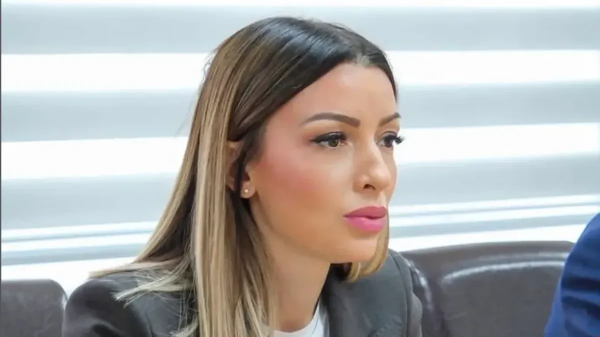 "Politika mora da bude među ljudima, da čuje probleme i ponudi konkretna rešenja": Adrijana Mesarović u Nišu