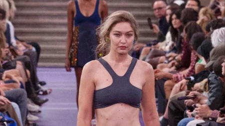 "Užas, hoda kao fudbaler!": Điđi Hadid stavili na stub srama, a onda se obrušili i na njenu mamu!