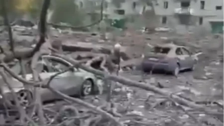 Apokaliptične scene u Kremečuku! Ruski napad ostavio pustoš, ima mrtvih, oglasio se Zelenski