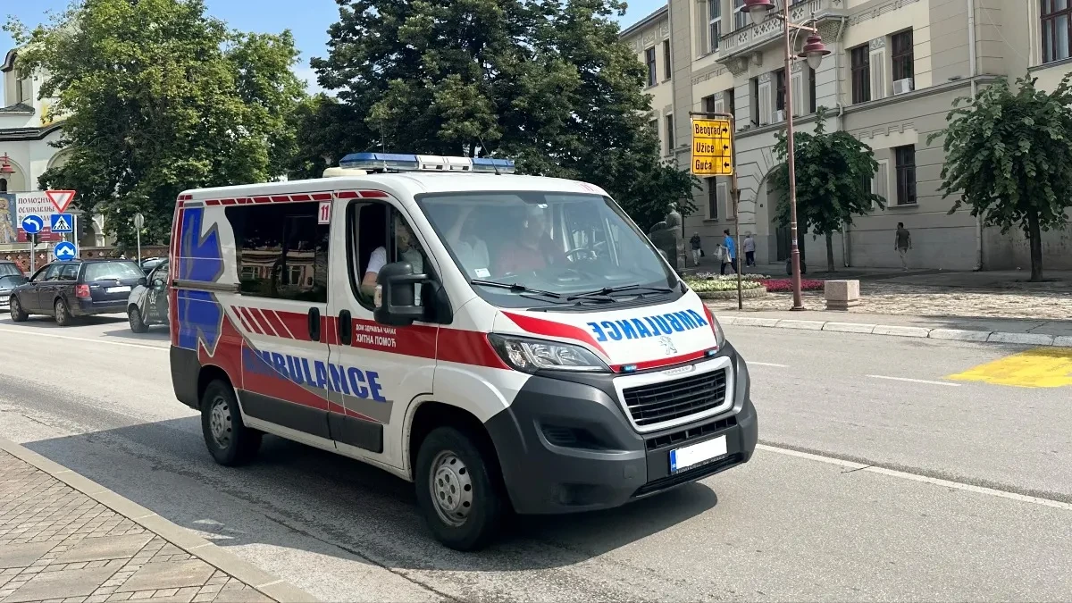 Težak udes u Čačku: Žena hitno prevezena u bolnicu