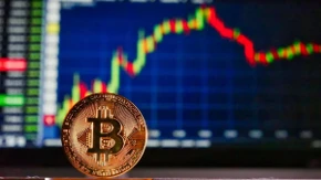 Bitkoin pao ispod 75.000 evra - itirijum skliznuo još više, jedna kriptovaluta izgubila 7,31 odsto