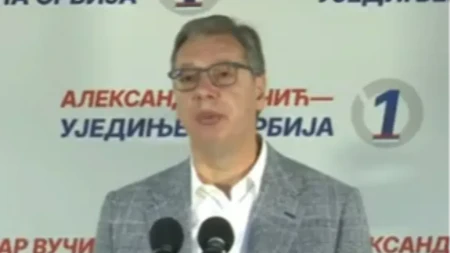 Vučić poslao oštru poruku profesorima: „Hoćete da predajete – imaćete dobre plate, hoćete politiku – napolje!“
