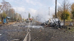 Rusi bacili avionsku bombu, 30 mrtvih! Pogođeni autobusi, tela razbacana po putu - jezivi prizori u Kramatorsku (FOTO)