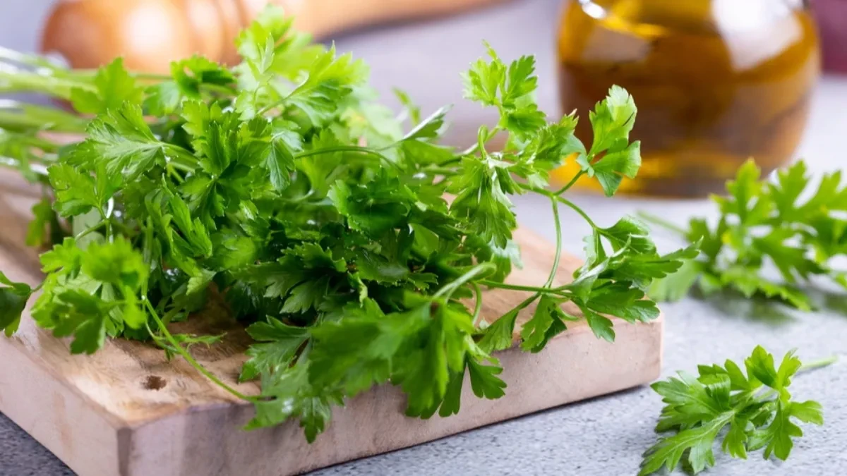 Ne bacajte višak peršuna: Ovako ga zamrznite i imaćete svež začin tokom cele godine