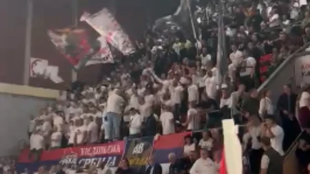 Kragujevčani zapevali "Ruzmarin" i skandirali "Aco, Srbine": Ovacije za Vučića pred skup! (VIDEO)