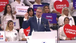 Vučić: „Oni znaju da gube izbore — ne nasedajte na provokacije“
