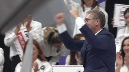 Vučić iz Kragujevca nacrtao plan za naredne godine: Čistka u vlasti, veće plate i penzije, nova ulaganja i tvrda državna politika