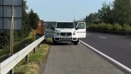 Pevač doživeo horor nasred puta! U autu od 250.000 evra mu se desilo ovo!