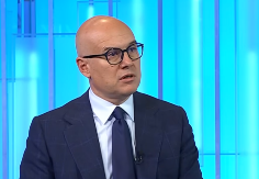 NOVI SAD JE STEKAO SLOBODU U ZAJEDNIŠTVU KOJE JE TEMELJ NAPRETKA Vučević: Garant budućnosti su mladi, svim Novosađanima srećan Dan grada