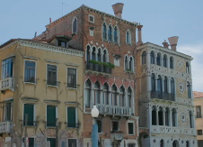 JEZIVE PRIČE IZ UKLETE PALATE LEDE KRV Ovde su se vekovima dešavale nasilne smrti - danas ovu prelepu zgradu niko neće da kupi