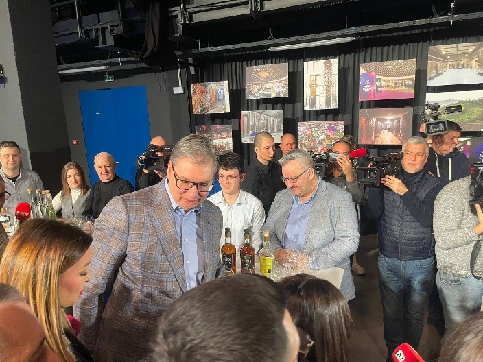 PREDSEDNIK VUČIĆ U LOŽIONICI "Kina je idealna prilika, moramo da pronalazimo nova tržišta" (VIDEO) 