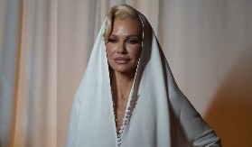 SVI U TRANSU ZBOG NATAŠE BEKVALAC Izašla na binu, a prisutni ostali zatečeni prizorom! (VIDEO)