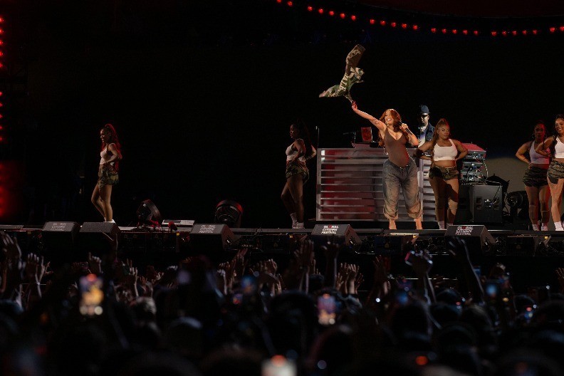 DRAMA U RAJU Tek dobili bebu, a veza im već u raspadu, evo šta rade slavna reperka i sportista