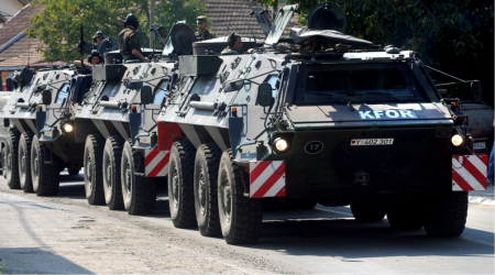 NATO SE SASTAJE U BRISELU Na stolu Ukrajina i KFOR