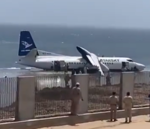 PUTNIČKI AVION PAO U VODU! Skliznuo je sa piste, stigli DRAMATIČNI SNIMCI