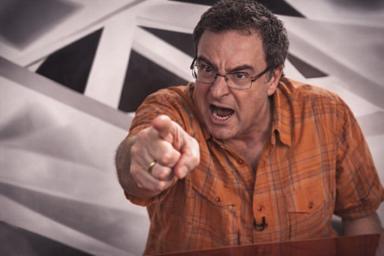 PRVO JE DINSTAO PA HTEO DA NABIJA NA RAŽANJ Razulareni Bakić (55) na "studentskoj listi" I PUCA NA OVO MINISTARSTVO