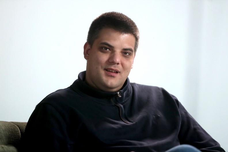 ŠEŠELJ RATOTKRIO BLOKADERIME Šta krijete ako ste ta besprekorna, nepogrešiva politička alternativa?