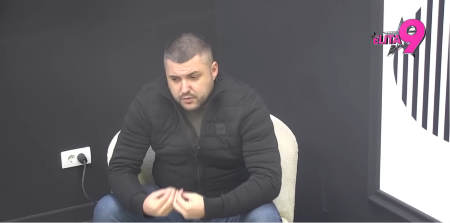 MUSTAFA RASKRINKAO SVOG SINA Asmin se hvali luksuznim životom, a evo šta vozi u spoljnjem svetu!