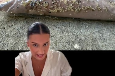 KUPILA HALJINE PREKO INTERNETA, PA DOŽIVELA HOROR Kad je videla šta je u paketu - VRIŠTALA OD ŠOKA! 