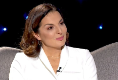 OVA VODITELJKA JE KUMA MANJE GRČIĆ Nova direktorka RTS-a se ne odvaja od nje!