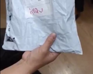 NARUČILA ŠERPE SA TEMU-A, A ONDA DOŽIVELA ŠOK ŽIVOTA Kad je otvorila paket – VILICA JOJ JE PALA DO PODA! (VIDEO)