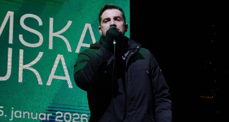 "IMAO SAM SAMO DUŠEK U STANU, POZAJMLJIVAO SAM PARE" Pevač prošao kroz agoniju nakon "Zvezda Granda"