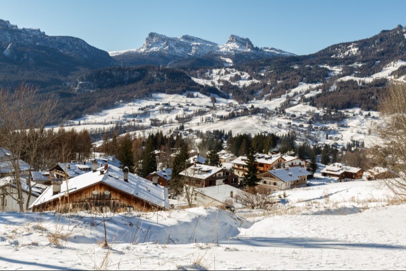 Zašto su sve oči uprte u ovaj italijanski grad - od olimpijskih skija do glamura džet-seta 