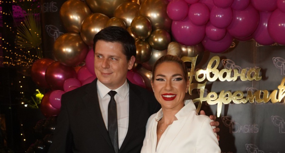 "NE ZNAM KOJIM ČUDOM SAM TO PRIHVATILA!" Jovana Jeremić priznala zašto se razvela od Voje! 