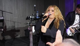 KO JE PEVAČ KOJI JE UHVAĆEN NA GOMILI SA INDIROM RADIĆ? Zbog cerebralne paralize doživeo je pakao