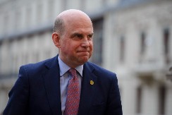 BUKTI DIPLOMATSKI SKANDAL! Britanski ambasador pri NATO-u smestio švalerku u zvaničnu rezidenciju u Briselu