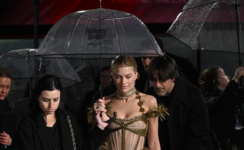 TAPETE SA DIZAJNOM LJUDSKE KOŽE? Fanovima se slošilo kada su videli njenu sobu, a to čak i nije najgore od svega