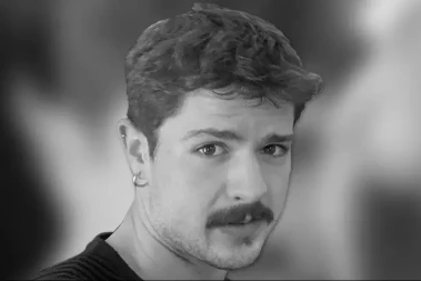 "SRCE SARAJEVA DANAS KUCA SPORIJE" Nižu se oproštajne poruke za sina pevača koji je poginuo u nesreći